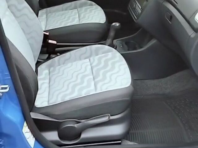 Синий Шкода Фабия, объемом двигателя 1.4 л и пробегом 230 тыс. км за 5500 $, фото 5 на Automoto.ua