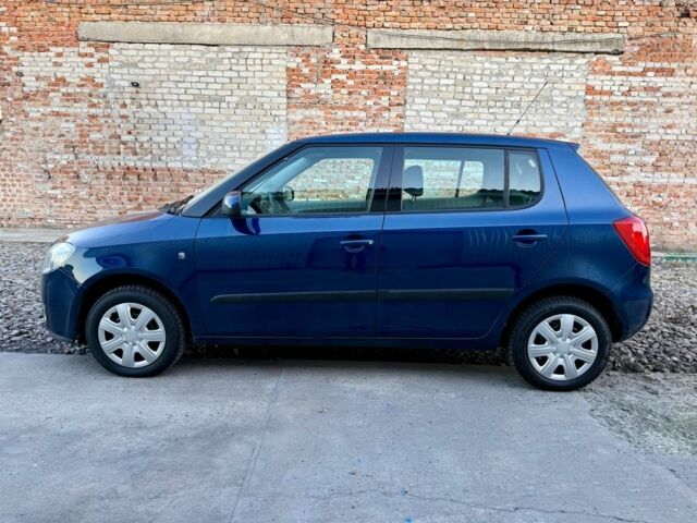 Синий Шкода Фабия, объемом двигателя 1.6 л и пробегом 173 тыс. км за 6200 $, фото 3 на Automoto.ua