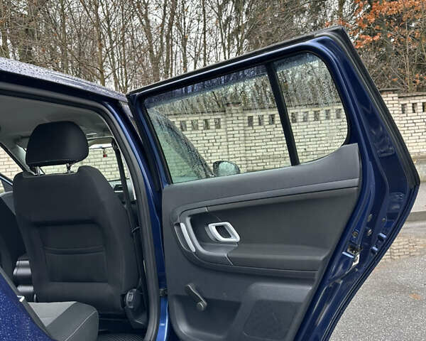 Синий Шкода Фабия, объемом двигателя 1.39 л и пробегом 280 тыс. км за 4800 $, фото 24 на Automoto.ua