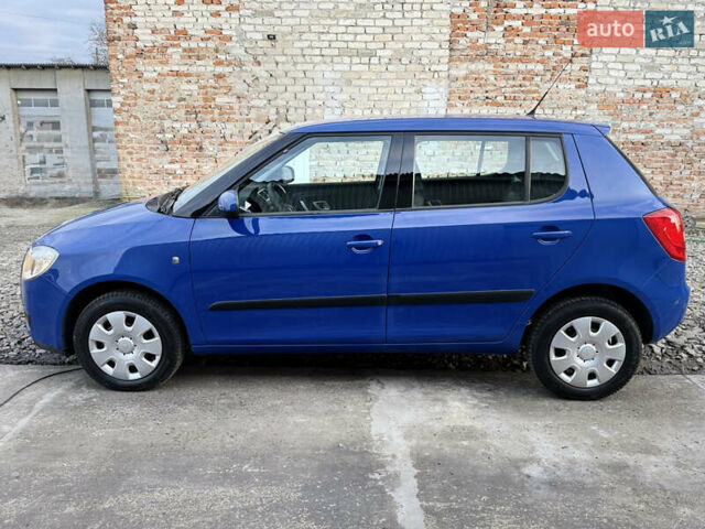 Синий Шкода Фабия, объемом двигателя 1.4 л и пробегом 236 тыс. км за 4900 $, фото 2 на Automoto.ua