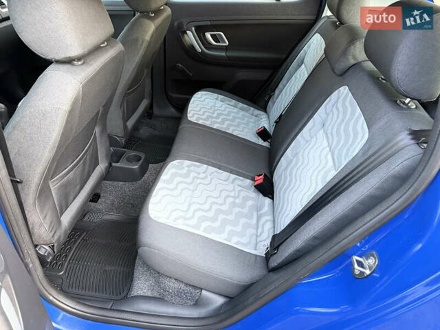 Синий Шкода Фабия, объемом двигателя 1.4 л и пробегом 236 тыс. км за 4900 $, фото 25 на Automoto.ua