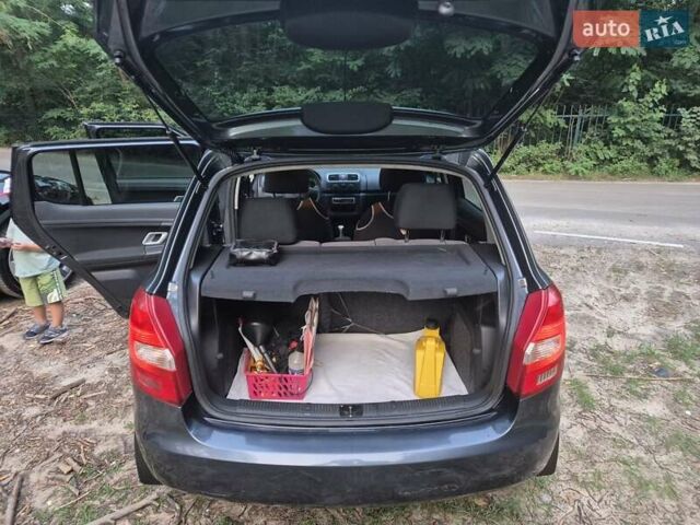 Синий Шкода Фабия, объемом двигателя 1.39 л и пробегом 225 тыс. км за 4700 $, фото 20 на Automoto.ua