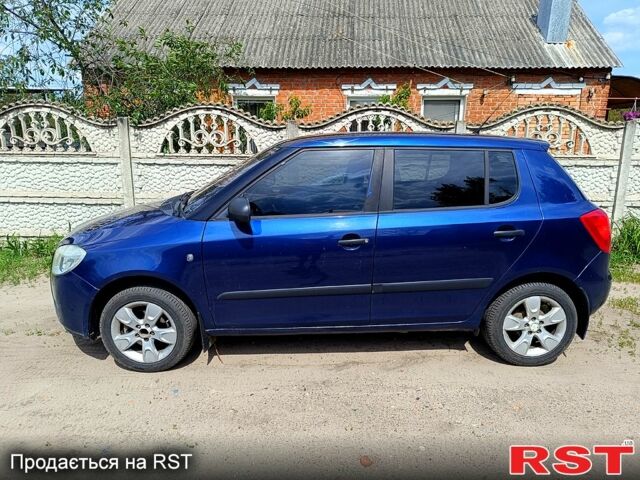 Синий Шкода Фабия, объемом двигателя 1.2 л и пробегом 136 тыс. км за 3900 $, фото 2 на Automoto.ua