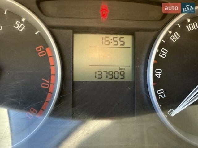 Синий Шкода Фабия, объемом двигателя 1.2 л и пробегом 138 тыс. км за 4400 $, фото 12 на Automoto.ua