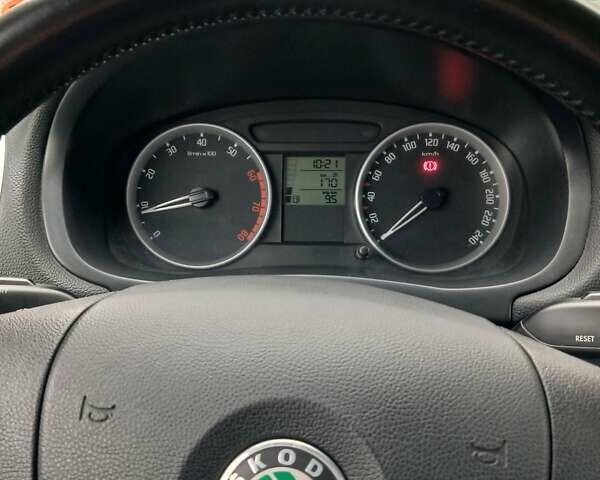 Синий Шкода Фабия, объемом двигателя 1.39 л и пробегом 176 тыс. км за 4200 $, фото 22 на Automoto.ua