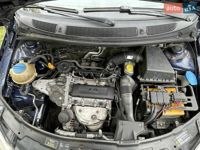 Синий Шкода Фабия, объемом двигателя 1.2 л и пробегом 188 тыс. км за 4200 $, фото 9 на Automoto.ua