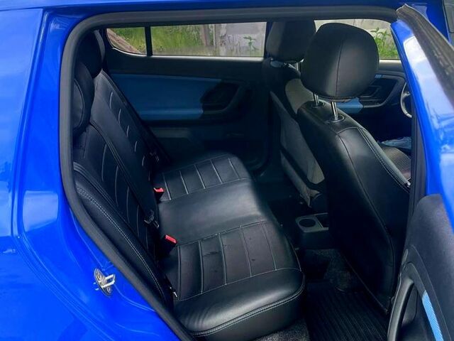 Синій Шкода Фабія, об'ємом двигуна 1.4 л та пробігом 280 тис. км за 4600 $, фото 4 на Automoto.ua