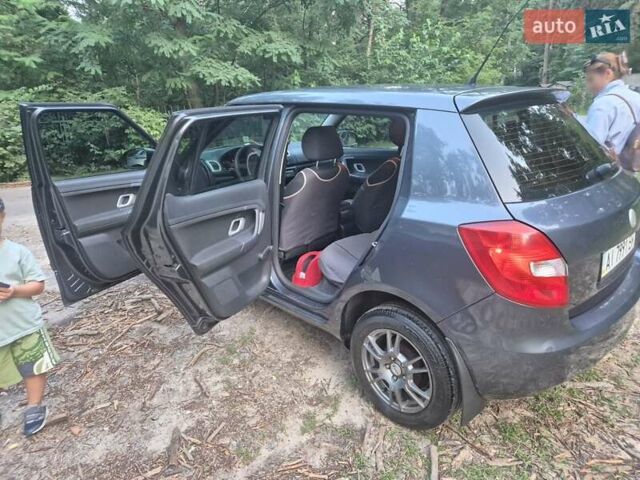 Синий Шкода Фабия, объемом двигателя 1.39 л и пробегом 225 тыс. км за 4700 $, фото 16 на Automoto.ua