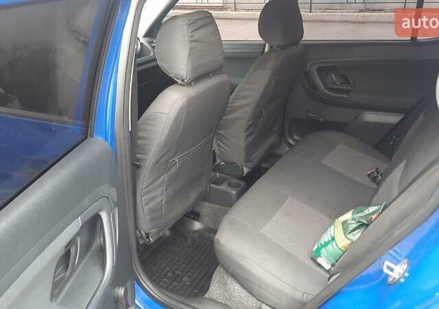 Синій Шкода Фабія, об'ємом двигуна 1.39 л та пробігом 196 тис. км за 4100 $, фото 6 на Automoto.ua