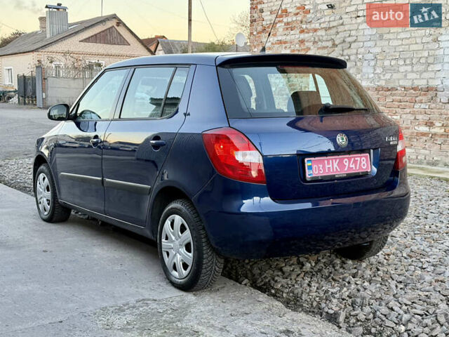Синий Шкода Фабия, объемом двигателя 1.6 л и пробегом 238 тыс. км за 5500 $, фото 3 на Automoto.ua