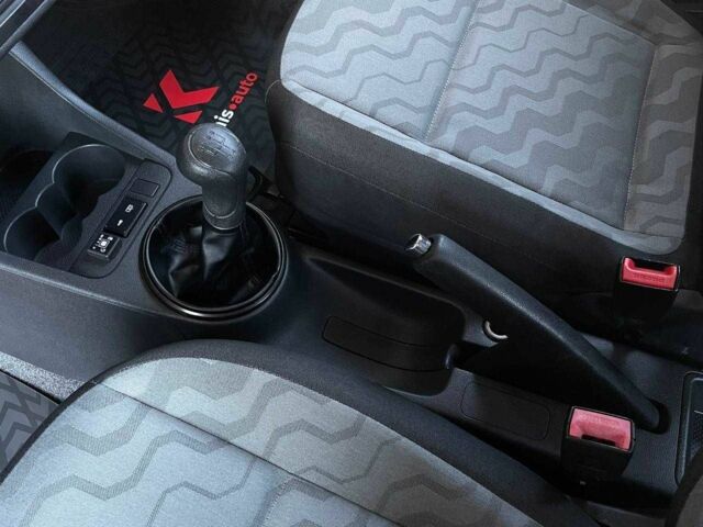 Синий Шкода Фабия, объемом двигателя 1.4 л и пробегом 200 тыс. км за 4699 $, фото 6 на Automoto.ua