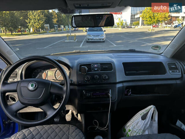 Синий Шкода Фабия, объемом двигателя 1.2 л и пробегом 239 тыс. км за 5500 $, фото 6 на Automoto.ua
