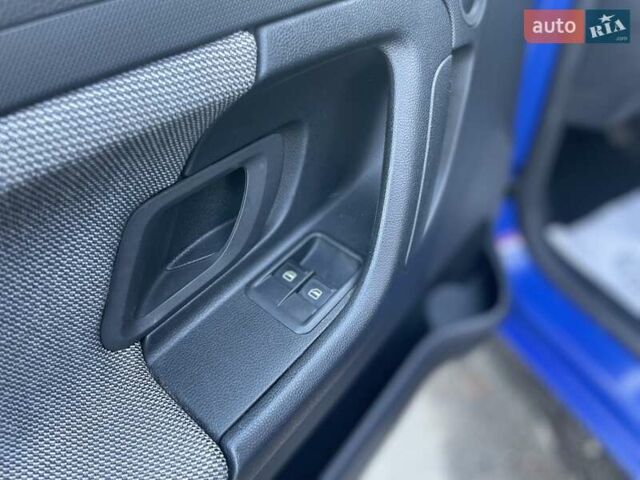 Синий Шкода Фабия, объемом двигателя 1.4 л и пробегом 195 тыс. км за 6900 $, фото 10 на Automoto.ua