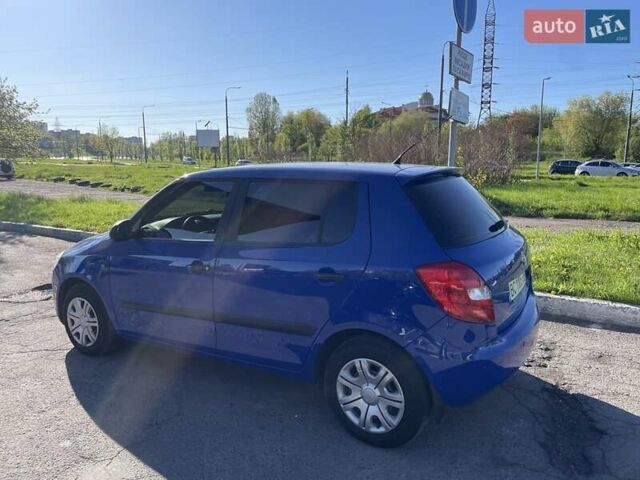 Синій Шкода Фабія, об'ємом двигуна 1.2 л та пробігом 201 тис. км за 5000 $, фото 5 на Automoto.ua