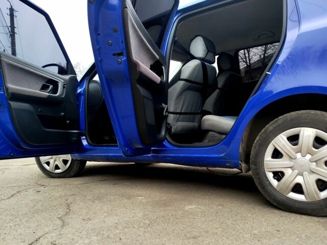 Синій Шкода Фабія, об'ємом двигуна 1.2 л та пробігом 274 тис. км за 3500 $, фото 11 на Automoto.ua