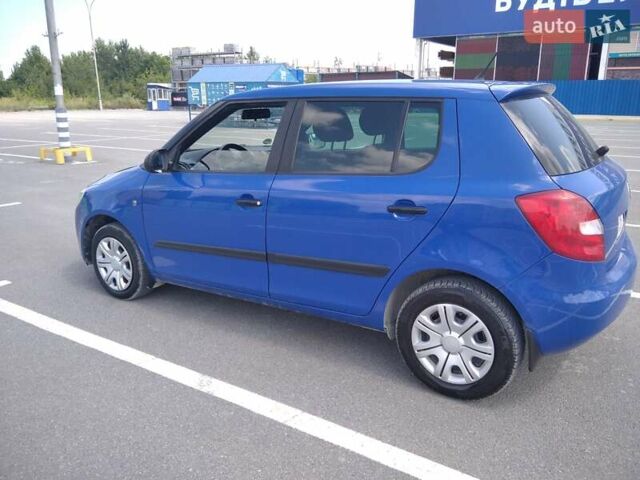 Синий Шкода Фабия, объемом двигателя 1.2 л и пробегом 184 тыс. км за 4500 $, фото 3 на Automoto.ua