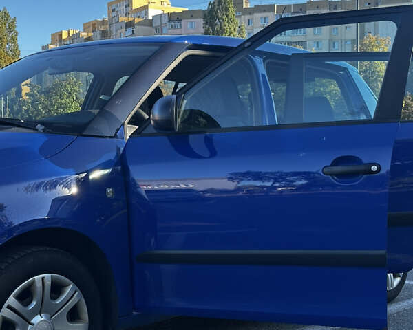 Синий Шкода Фабия, объемом двигателя 1.2 л и пробегом 239 тыс. км за 5500 $, фото 10 на Automoto.ua