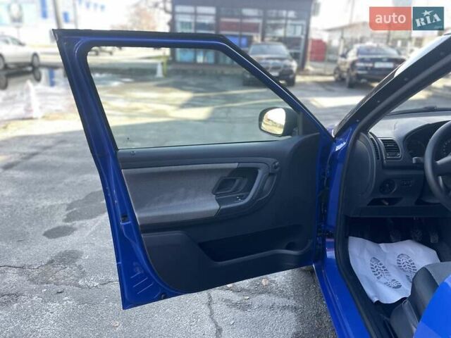 Синий Шкода Фабия, объемом двигателя 1.4 л и пробегом 195 тыс. км за 6900 $, фото 9 на Automoto.ua