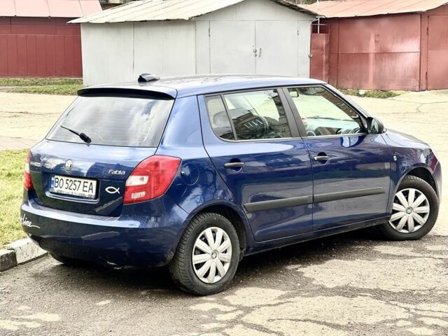 Синий Шкода Фабия, объемом двигателя 0 л и пробегом 170 тыс. км за 3330 $, фото 2 на Automoto.ua