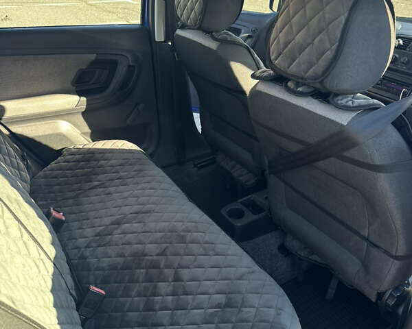 Синий Шкода Фабия, объемом двигателя 1.2 л и пробегом 239 тыс. км за 5500 $, фото 15 на Automoto.ua