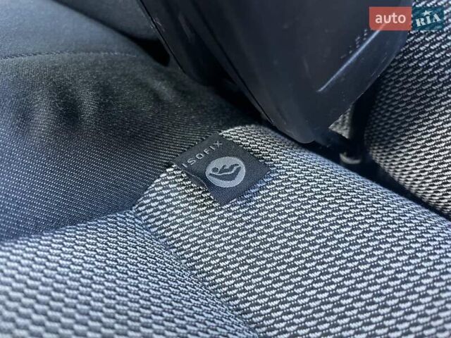 Синий Шкода Фабия, объемом двигателя 1.4 л и пробегом 195 тыс. км за 6900 $, фото 24 на Automoto.ua