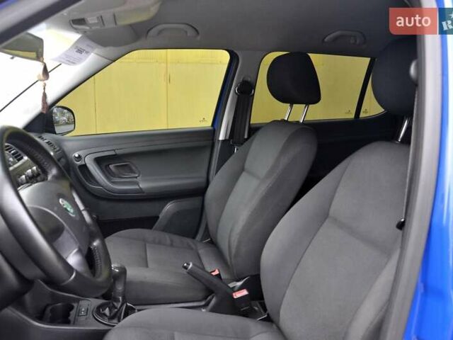 Синий Шкода Фабия, объемом двигателя 1.2 л и пробегом 206 тыс. км за 3999 $, фото 18 на Automoto.ua