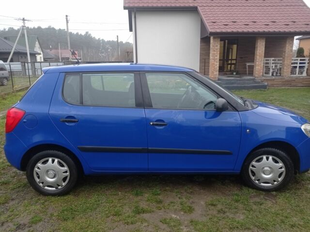 Синий Шкода Фабия, объемом двигателя 1.2 л и пробегом 214 тыс. км за 4500 $, фото 1 на Automoto.ua