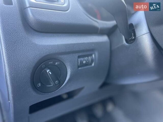 Синий Шкода Фабия, объемом двигателя 1.4 л и пробегом 195 тыс. км за 6900 $, фото 11 на Automoto.ua