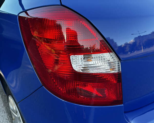 Синий Шкода Фабия, объемом двигателя 1.2 л и пробегом 239 тыс. км за 5500 $, фото 13 на Automoto.ua