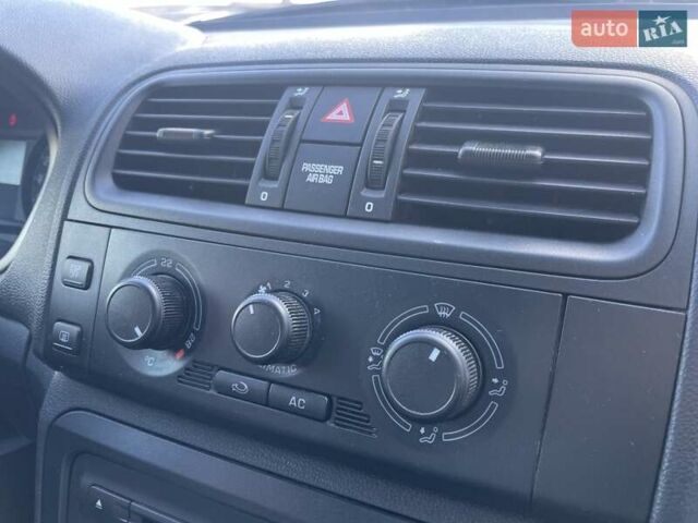 Синий Шкода Фабия, объемом двигателя 1.4 л и пробегом 195 тыс. км за 6900 $, фото 18 на Automoto.ua