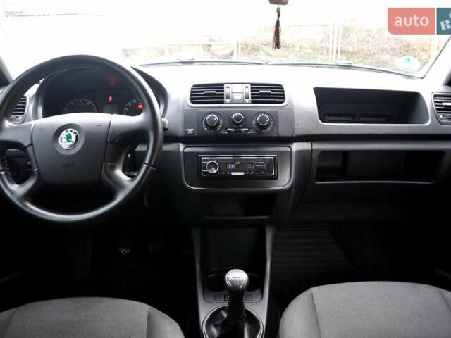 Синий Шкода Фабия, объемом двигателя 1.2 л и пробегом 206 тыс. км за 3999 $, фото 26 на Automoto.ua