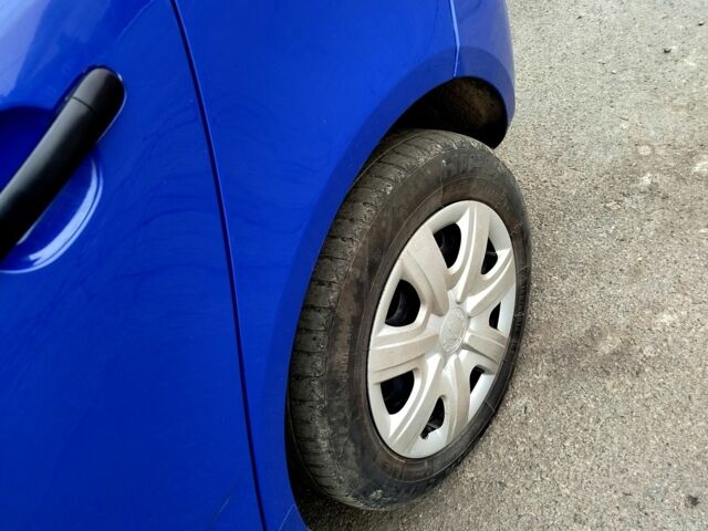 Синій Шкода Фабія, об'ємом двигуна 1.2 л та пробігом 274 тис. км за 3500 $, фото 7 на Automoto.ua