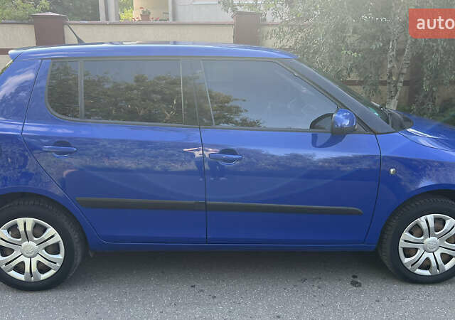 Синий Шкода Фабия, объемом двигателя 1.2 л и пробегом 156 тыс. км за 4850 $, фото 3 на Automoto.ua