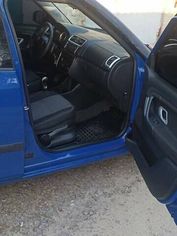 Синій Шкода Фабія, об'ємом двигуна 1.2 л та пробігом 139 тис. км за 5000 $, фото 3 на Automoto.ua