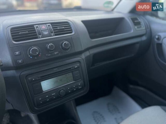 Синий Шкода Фабия, объемом двигателя 1.4 л и пробегом 195 тыс. км за 6900 $, фото 16 на Automoto.ua