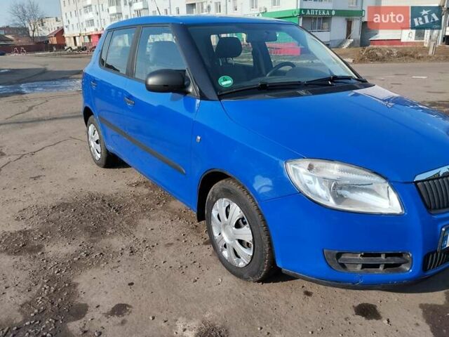Синий Шкода Фабия, объемом двигателя 1.2 л и пробегом 105 тыс. км за 4650 $, фото 2 на Automoto.ua