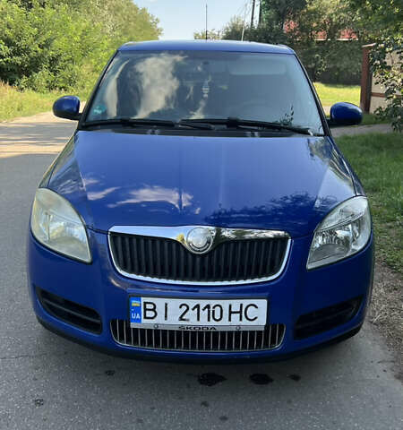 Синий Шкода Фабия, объемом двигателя 1.2 л и пробегом 156 тыс. км за 4850 $, фото 1 на Automoto.ua