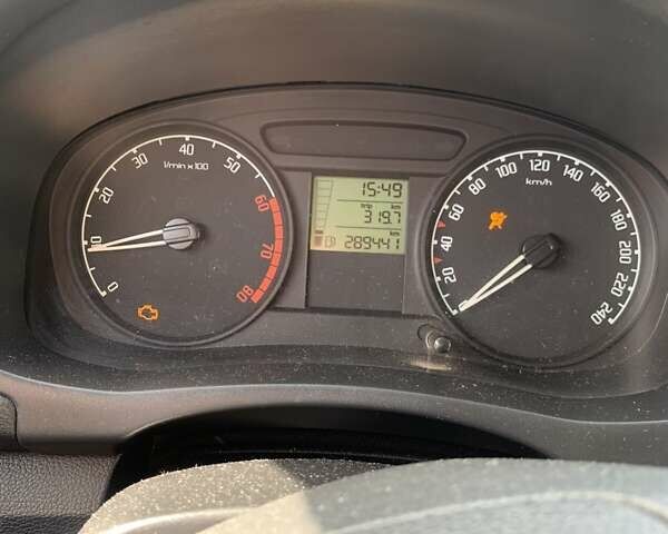 Синий Шкода Фабия, объемом двигателя 1.2 л и пробегом 377 тыс. км за 4200 $, фото 7 на Automoto.ua