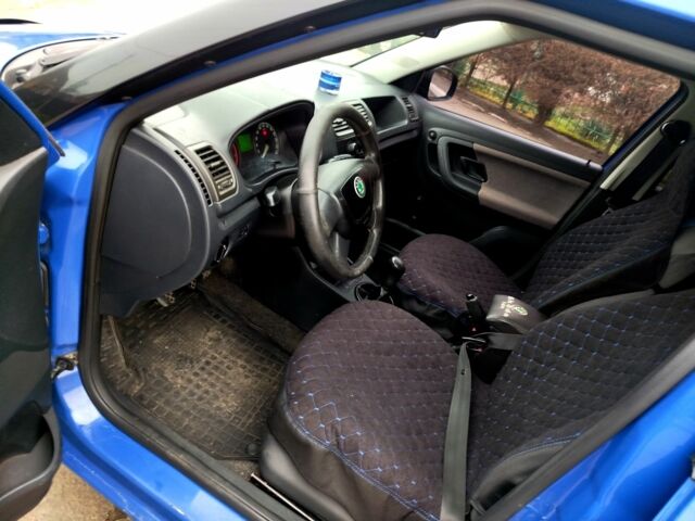 Синій Шкода Фабія, об'ємом двигуна 1.2 л та пробігом 274 тис. км за 3500 $, фото 18 на Automoto.ua