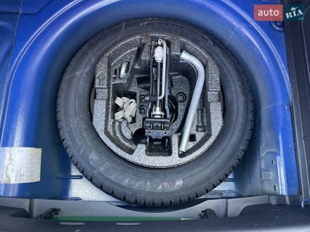 Синий Шкода Фабия, объемом двигателя 1.4 л и пробегом 195 тыс. км за 6900 $, фото 27 на Automoto.ua