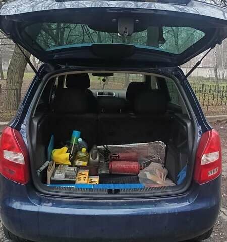 Синий Шкода Фабия, объемом двигателя 1.2 л и пробегом 220 тыс. км за 5000 $, фото 2 на Automoto.ua