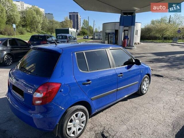 Синій Шкода Фабія, об'ємом двигуна 1.2 л та пробігом 201 тис. км за 5000 $, фото 3 на Automoto.ua