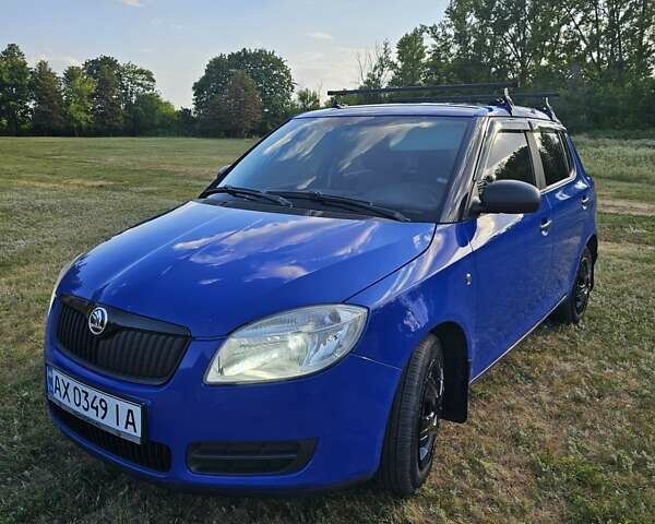 Синий Шкода Фабия, объемом двигателя 1.2 л и пробегом 172 тыс. км за 3700 $, фото 1 на Automoto.ua