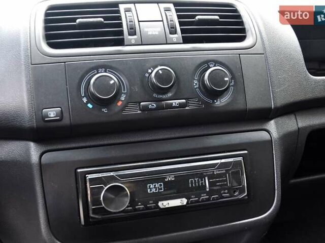 Синий Шкода Фабия, объемом двигателя 1.2 л и пробегом 206 тыс. км за 3999 $, фото 31 на Automoto.ua