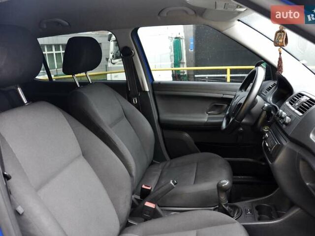 Синий Шкода Фабия, объемом двигателя 1.2 л и пробегом 206 тыс. км за 3999 $, фото 29 на Automoto.ua