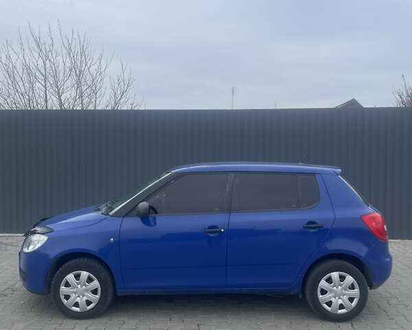 Синий Шкода Фабия, объемом двигателя 1.2 л и пробегом 170 тыс. км за 3000 $, фото 2 на Automoto.ua