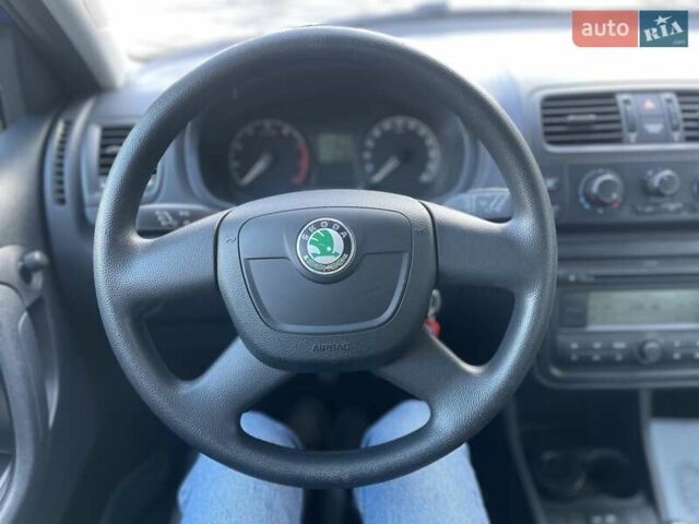 Синий Шкода Фабия, объемом двигателя 1.4 л и пробегом 195 тыс. км за 6900 $, фото 14 на Automoto.ua