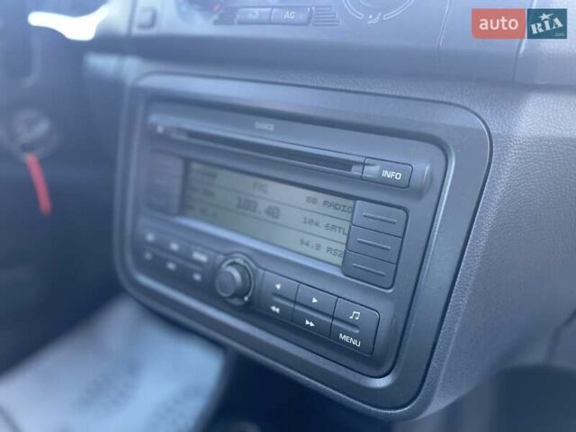 Синий Шкода Фабия, объемом двигателя 1.4 л и пробегом 195 тыс. км за 6900 $, фото 17 на Automoto.ua