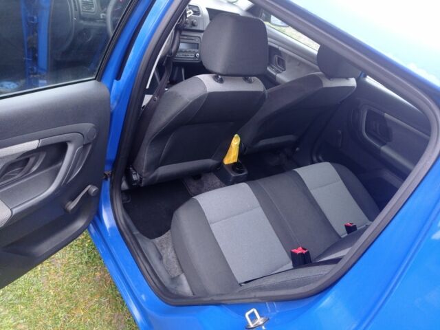 Синий Шкода Фабия, объемом двигателя 1.2 л и пробегом 214 тыс. км за 4500 $, фото 6 на Automoto.ua