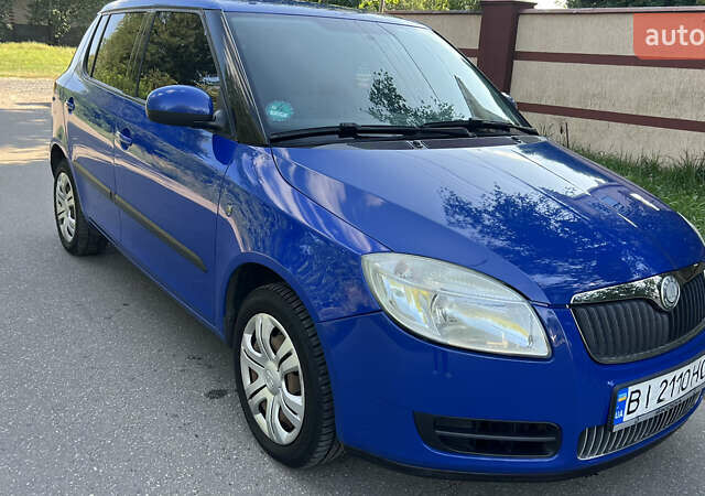 Синий Шкода Фабия, объемом двигателя 1.2 л и пробегом 156 тыс. км за 4850 $, фото 2 на Automoto.ua